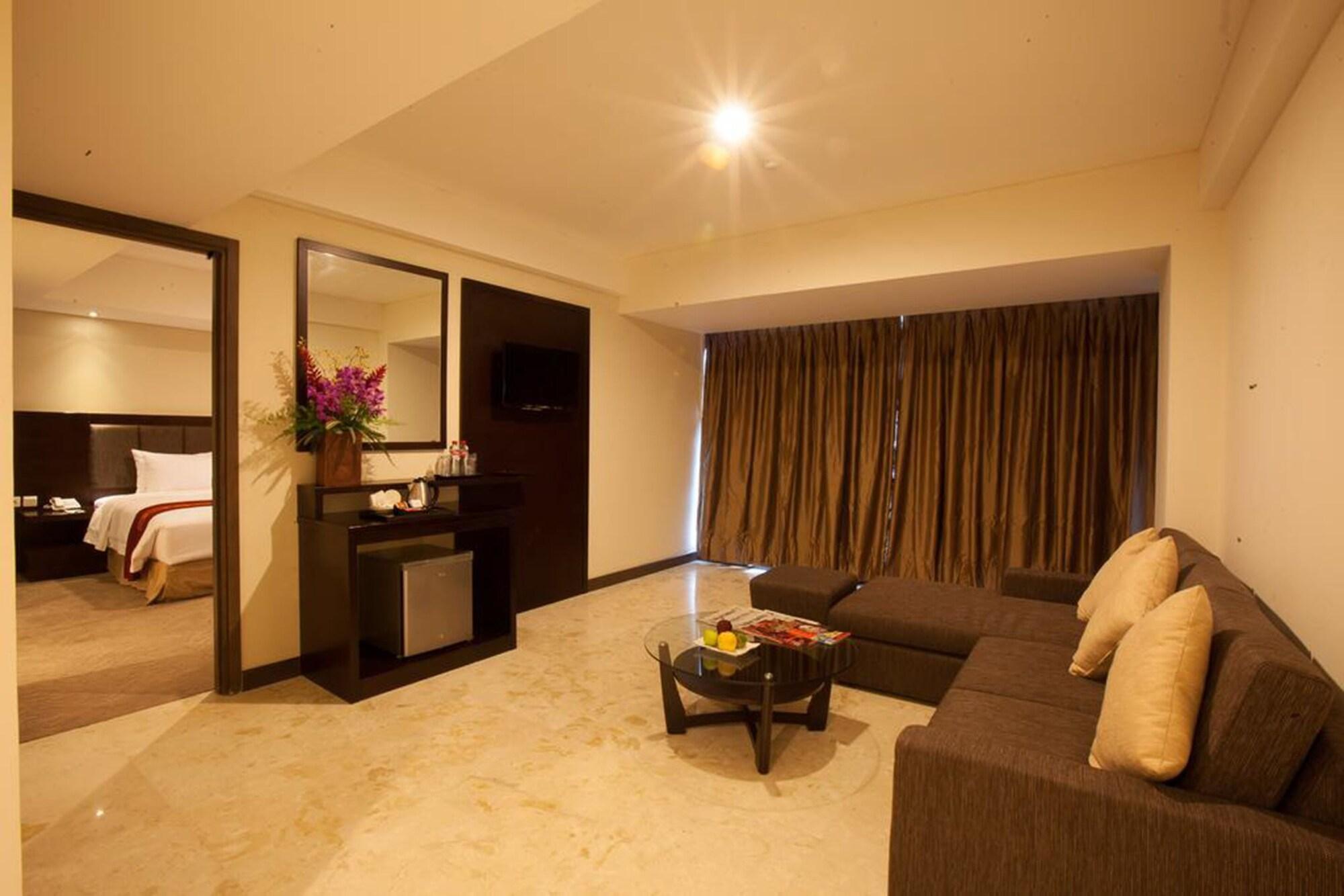 Claro Hotel Kendari Zewnętrze zdjęcie