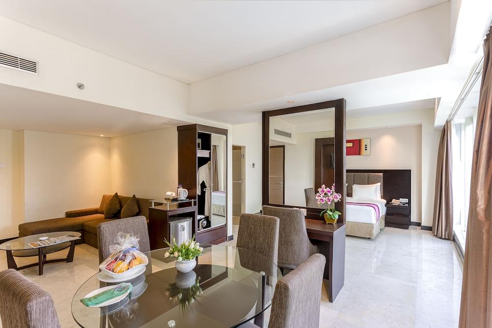 Claro Hotel Kendari Zewnętrze zdjęcie