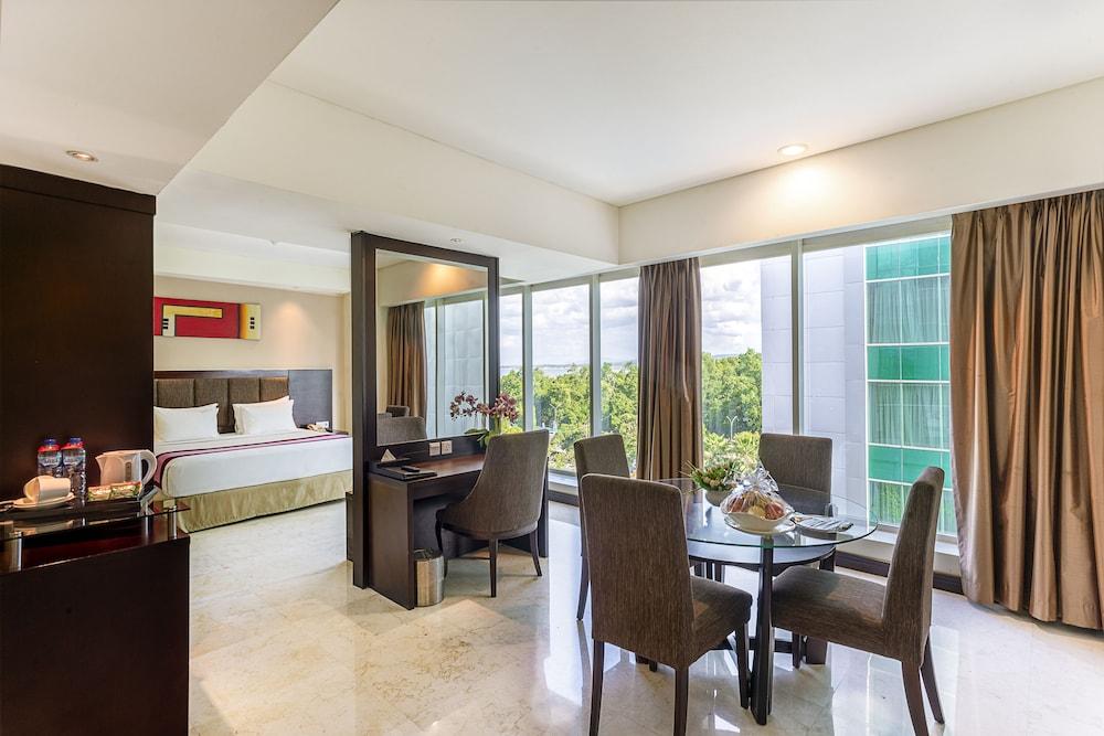 Claro Hotel Kendari Zewnętrze zdjęcie