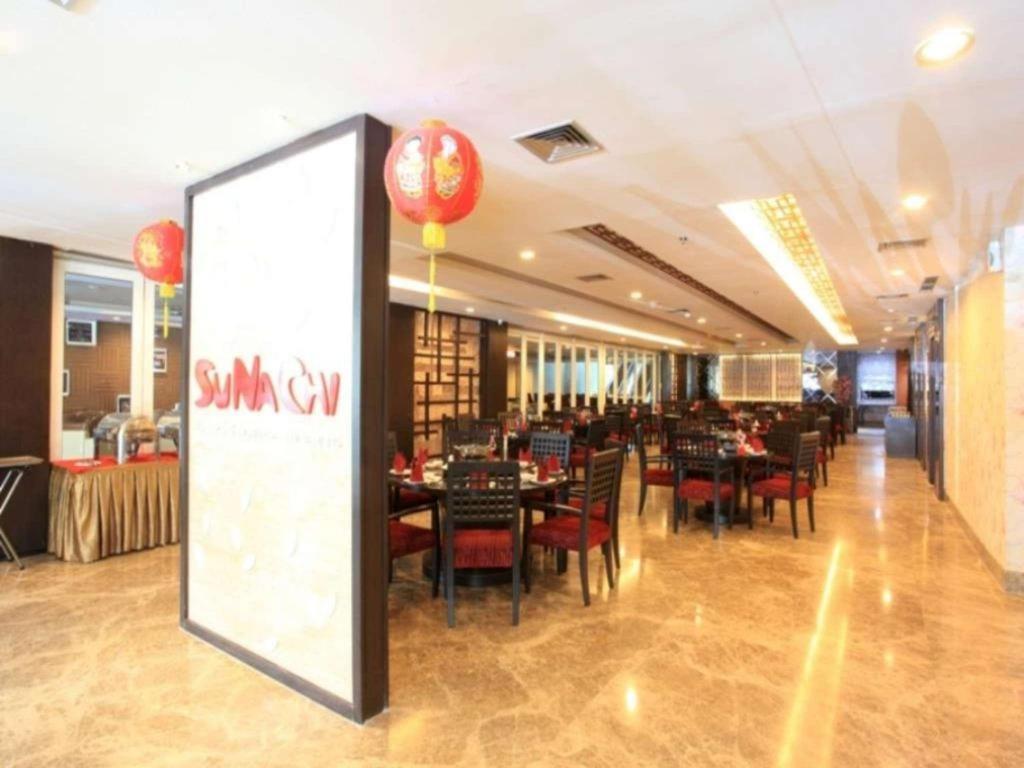 Claro Hotel Kendari Zewnętrze zdjęcie