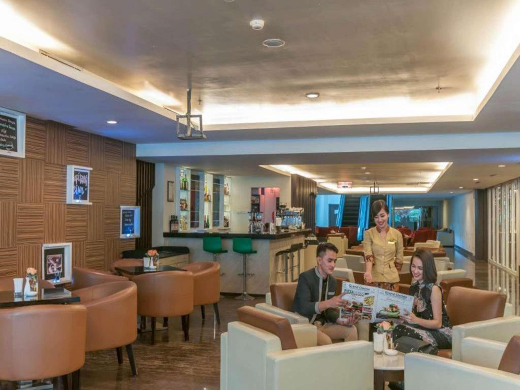 Claro Hotel Kendari Zewnętrze zdjęcie