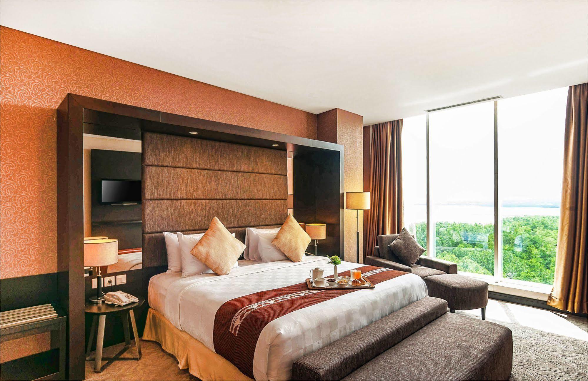 Claro Hotel Kendari Zewnętrze zdjęcie
