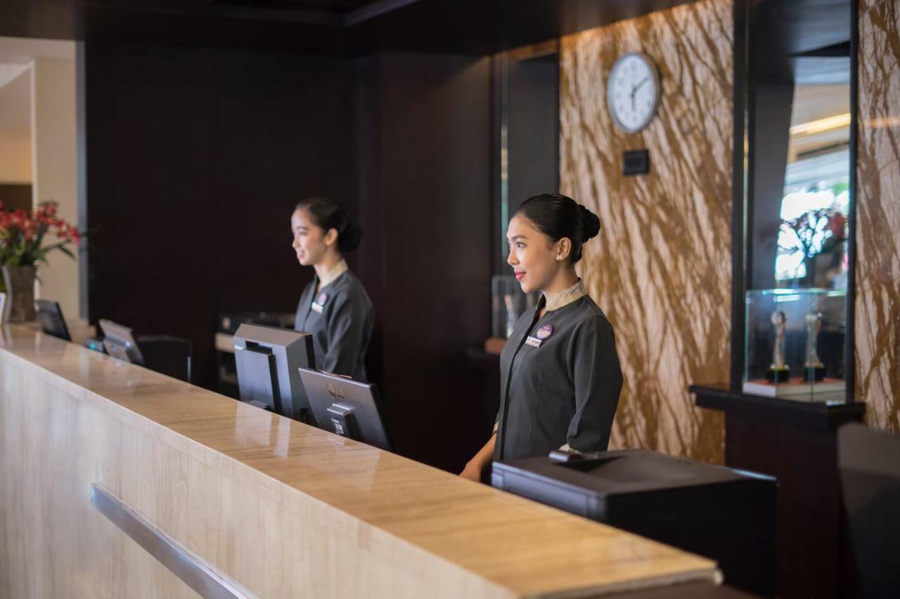 Claro Hotel Kendari Zewnętrze zdjęcie
